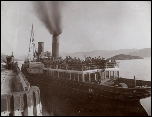 photo of paddle steamer